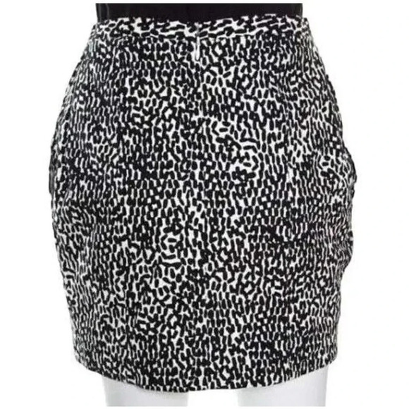 NWOT Diane von Furstenberg White Black Geometric Print Clyde Mini Skirt Size 4 - Picture 2 of 12